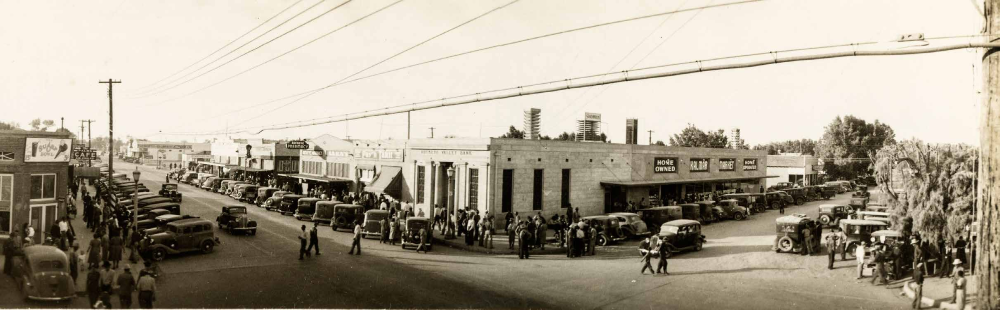 FRONTIER PHOTOGRAPHER