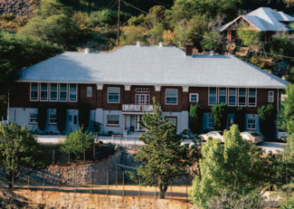 Bisbee's School House Inn